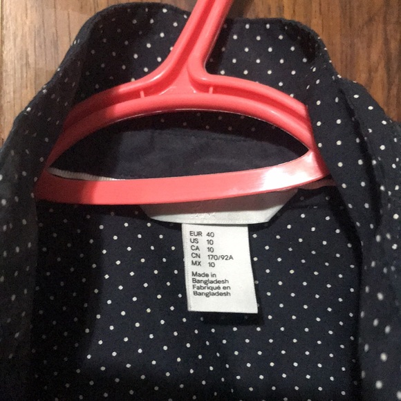 Black shirt - Picture 2 of 4